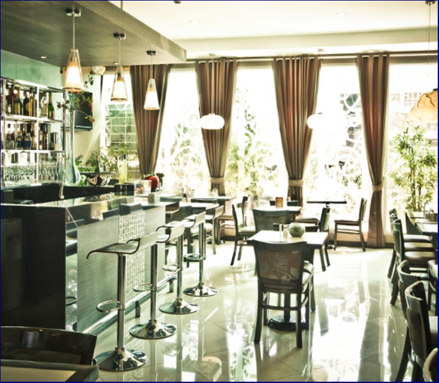 Avitel Hotel Макати Экстерьер фото