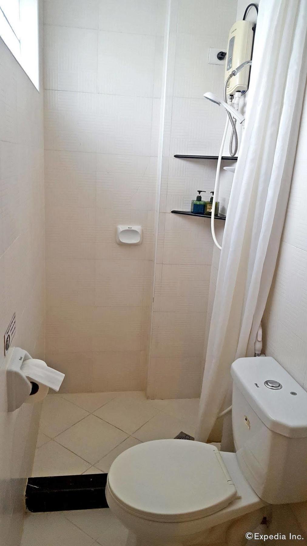 Avitel Hotel Макати Экстерьер фото